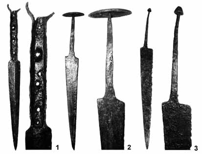 Středověké a raně novověké chladné zbraně ze sbírek Městského muzea v Moravském Krumlově Tab. VI. Dýky. 1 Templštejn (inv. č. 661); 2 Templštejn (inv. č. 662); 3 Templštejn (inv. č. 663). Tafel VI.