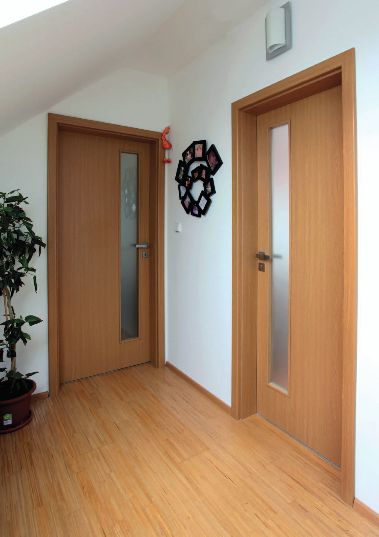 Interiérové dveře interiérové dveře Standard dveře Novaline dveře Rustik dveře posuvné dveře bezpečnostní dveře s olověnou vložkou dveře protipožární, protihlukové, protikouřové dveře skládací