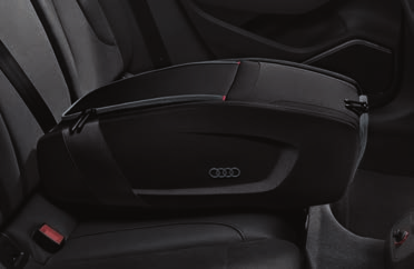 12 Transport 01 04 03 02 Audi Originálne príslušenstvo 01. Praktická odkladacia taška Poskytuje ďalšie možnosti odkladania vecí v interiéri vozidla.
