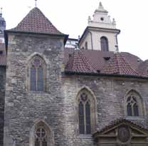 Hudba Pražského hradu Pachelbel, Mozart, Vivaldi Komorní orchestr s houslovým sólistou Bazilika sv. Jiří je nejstarší stojící kostel v Praze.