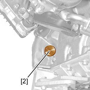 Motor : UHZ Nastavit zajišťovací otvory vačkových hřídelů "c" a "h" do polohy "d" a "f", 30 ± 5 před zajišťovacími otvory v místě "h" a "g". POZN.