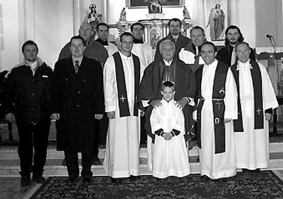 Dňa 6.. 008 sa v kostole sv. Štefana v Oslanoch uskutočnilo stretnutie bývalých miništrantov miništrujúcich v dobe pôsobenia dp. Rudolfa Oliša.