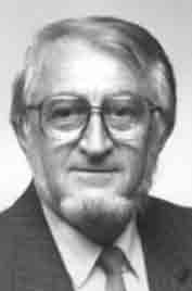 STADTRUCKER, Ivan scenárista, filmový teoretik, prozaik 22. 1. 1935 Krupina Žije v Bratislave. Do ľudovej školy chodil v rodisku, zmaturoval na zvolenskom gymnáziu v r. 1953.