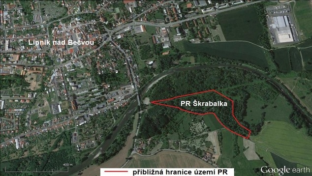 Obr. 10 Poloha PR Škrabalka (zdroj Google Earth) Od samotného města ji odděluje pouze koryto řeky Bečvy, na jejímž levém okraji se nachází.