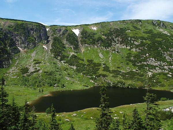 Geografie Rozvodí mezi Severním a Baltským mořem Nejvýznamnější toky: Labe, Úpa,