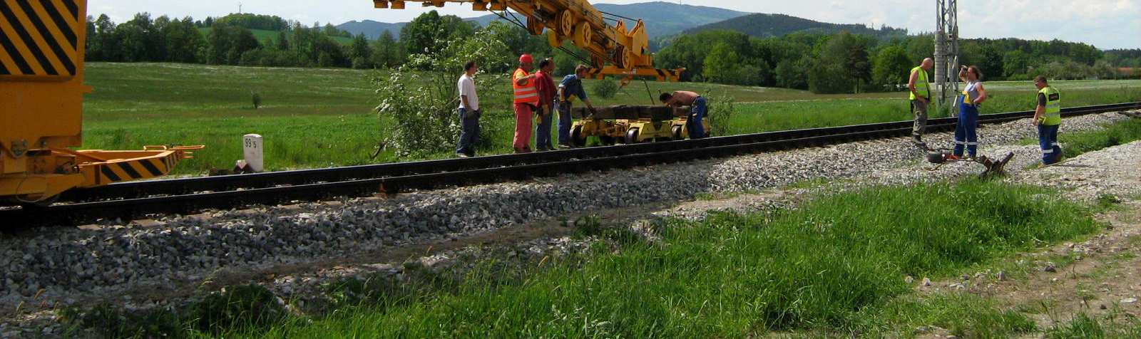 Výroční zpráva 2010 3 Údaje o statutárních, dozorčích orgánech a vedoucích pracovnících 3 ÚDAJE O STATUTÁRNÍCH, DOZORČÍCH ORGÁNECH A VEDOUCÍCH PRACOVNÍCÍCH Společnost zastupují vždy minimálně dva