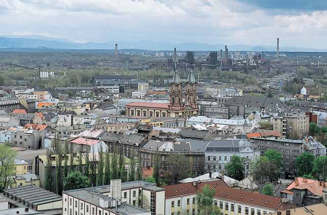 Okres Ostrava prûmyslu jak v habsburské monarchii, tak v nástupnickém âeskoslovensku po roce 98.