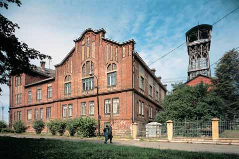 Okres Ostrava k ch závodû, rûzné plo né deponie (naváïky) a skládky.