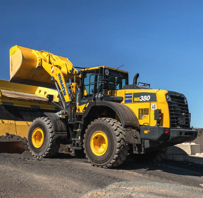 Výkon a ohleduplnost k životnímu prostředí Komatsu SmartLoader Logic Stroje WA380-8 nyní nabízejí plně automatický systém ovládání motoru Komatsu SmartLoader Logic.