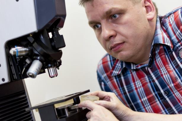 Cílová skupina projektu studenti HSZG a TUL bakalářského studijního programu na fakultě strojní, studenti HSZG a TUL magisterského studijního programu na fakultě strojní, zástupci plastikářských