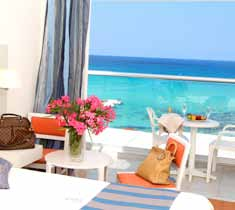 Cyprus Protaras Silver Sands Beach Hotel POPIS HOTELA > reštaurácia, lobby bar, bar pri bazéne > Wi-Fi pripojenie za poplatok v lobby, TV kútik > vonkajší bazén s vyhradenou časťou pre deti >