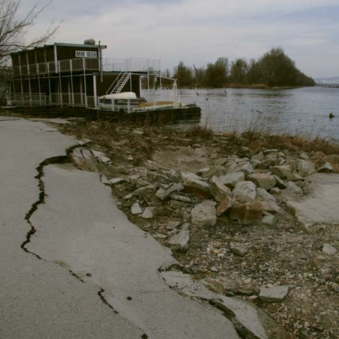 Povodne Všeobecne možno konštatovať, že v SR bol prvý polrok hydrologického roka 2010 mimoriadne vlhký.