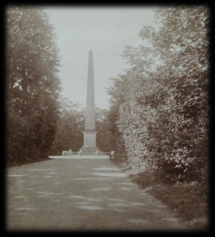 Obrázek 27a - Obelisk (foto: autor, 30. 7.