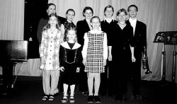 Kolegové z PrimaTimesu zabodovali Ve ãtvrtek 31. bfiezna byli v Bruntále ocenûni vítûzové regionální soutûïe kolních ãasopisû, kterou vyhlásila Pedagogická knihovna v Bruntále.