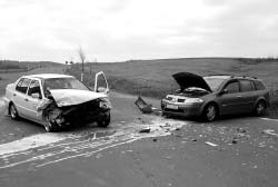 8/2005 RÝMAŘOVSKÝ HORIZONT Dal í dûchodce vr mafiovû okraden Pod záminkou smûny valut ukradli devûtaosmdesátiletému muïi 60 tisíc korun. KrádeÏ provedl neznám pár 13.