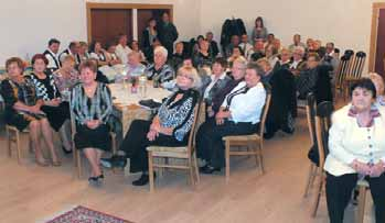 strana 4 PAVLOVČAN 1/2015 Pávičky a program zavŕšila miešaná Pavlovská folklórna skupina Škucirka.