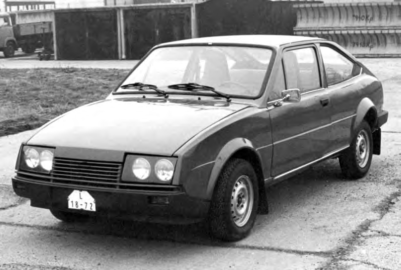 Škoda Super Sport s motorem před zadní nápravou z roku 1971 Kupé