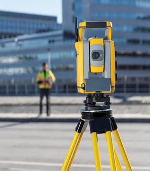 S5 SPOLEHLIVÁ, EFEKTIVNÍ A VÝKONNÁ Trimble S5 nabízí ideální soubor exkluzivních funkcí Trimble a osvědčené technologie, které Vám pomohou pracovat efektivně a přesně, projekt po projektu, po celý