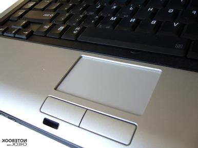 Pri prenosných počítačoch - notebookoch, kde nie je priestor pre pohyb myšou, sa používa: trackball - "obrátená" myš (guľový ovládač), u