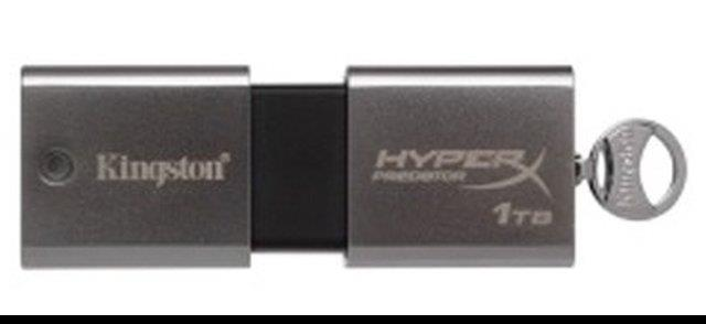 3. jednotka USB flash, alebo USB kľúč je pamäťové médium, ktoré v sebe integruje flash pamäť a rozhranie USB. Flash pamäť uchováva obsah pamäte aj bez napájania elektrickou energiou.