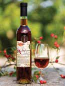 Oranžové vína Ružové vína Šípkové dezertné Z posledných šípok zber február 2015 Sladké/dezertné - 0,5 l Harmonické víno s vôňou čajových ruží a prezretého ovocia.