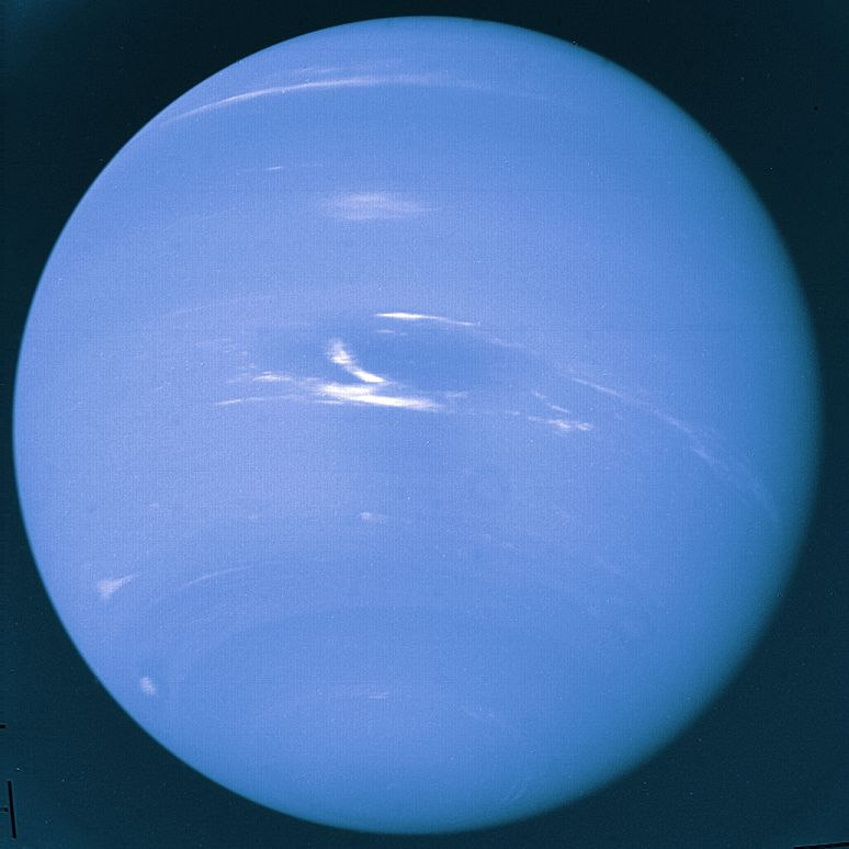 2 Neptún čo si má zapamätať žiak Neptún je ôsmou, najvzdialenejšou planétou od Slnka. Patrí medzi obrie planéty, je z nich najmenší a najchladnejší.
