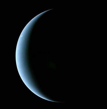 3 Neptún čo má na prípravu k dispozícii učiteľ Neptún je ôsmou, najvzdialenejšou planétou od Slnka. Patrí medzi obrie planéty, je z nich najmenší a najchladnejší. Neptún je podobný väčšiemu Uránu.