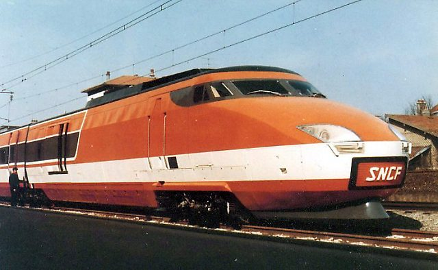 Vývoj TGV a LGV Nápad o provozování vysokorychlostních vlaků ve Francii se zrodil 20 let před než první vlaky TGV vstoupily do provozu.