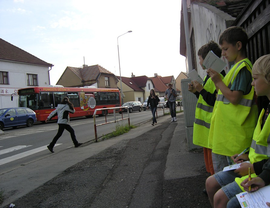 Školní mapa ZŠ Barrandov Tuto práci zvládne skupina starších dětí pod vedením pedagoga, např. v rámci projektového vyučování.