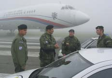 VOJENSKÁ POLICIE Činnost Vojenské policie (VP) ve výcvikovém roce 2002 byla nejvíce ovlivněna srpnovými záplavami a listopadovým summitem NATO konaným v Praze.