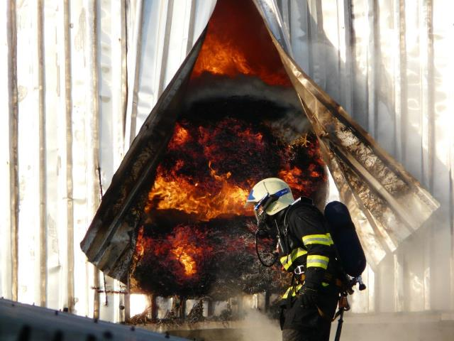 5 Mimořádné události ve III. stupni poplachu Požár vepřína okres Znojmo, Šumná Ohlášeno: 21. 10. 2013 v 16.26 hod.