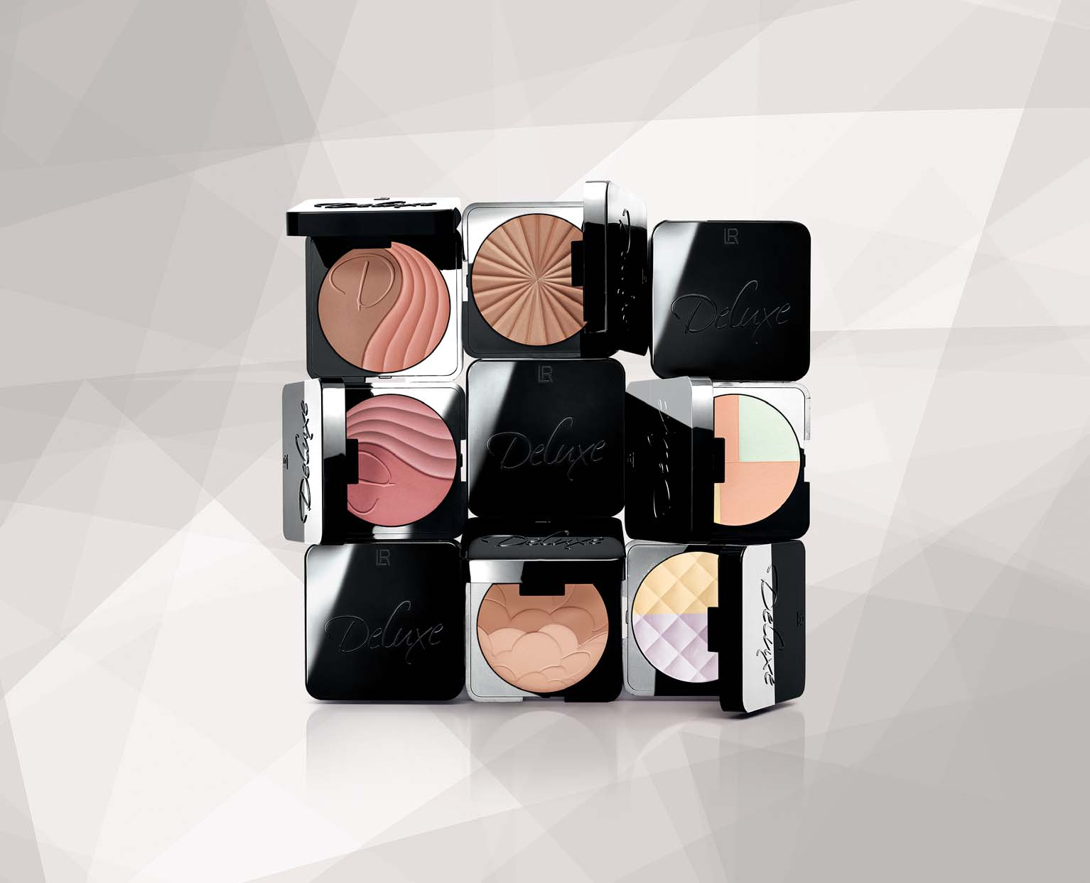 Sun Dream Bronzer Perfektní kombinace dvou barev pro přirozený look. Letní opálení po celý rok. Pudr Velvet Touch Micro Harmonicky sladěné matné barvy zdůrazní lícní kosti. Barevné duo.