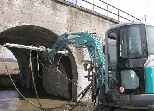 Vŕtací kladiva HBL Hydraulické vŕtacie kladivá MORATH s radovým označením HBL sú určené pre aplikáciu zavŕtavacích kotiev, realizáciu zavrtávaných a injektovaných mikropilót TITAN alebo realizáciu