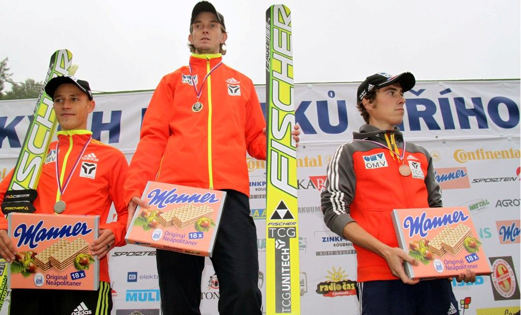 Na podiu vedle stupňů vítězů Memoriálu Jiřího RAŠKY 2012 4. Bartolomiej KLUSEK z LKS Klimczok Bystra POL, 5. Aleksander ZNISZCZOL z KS Wisla Ustronianka POL, 6. Borek SEDLÁK z Dukly Liberec 15.