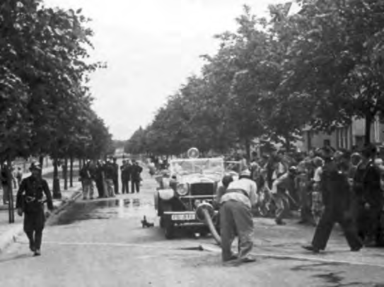 Strojírnách Polička v roce 1926, v Adamovských strojírnách v roce 1934, v Baťových závodech ve Zlíně v roce 1940, o rok později v Železárnách Vítkovice a v roce 1942 v Železárnách Kunčice a v ČKD