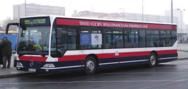 Vnější hlásič zastávek ohlašuje pro slabozraké spoluobčany u autobusu stojícího v zastávce číslo linky, a směr jízdy.