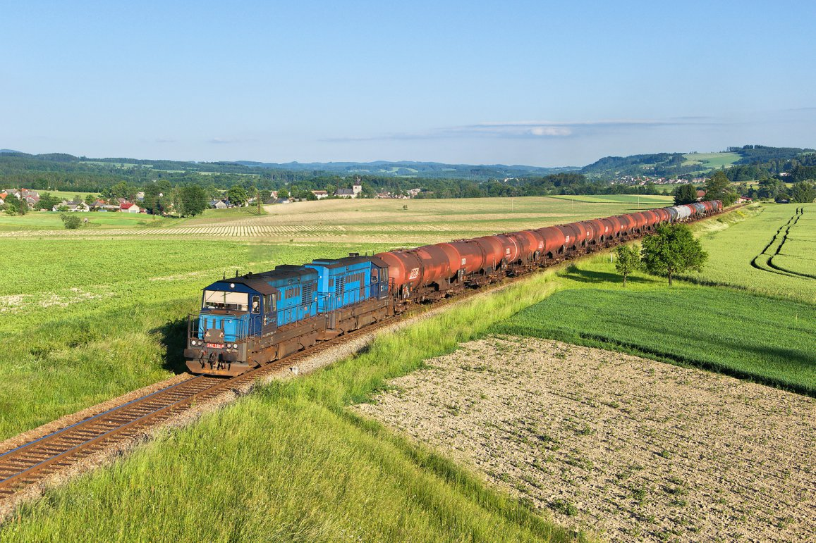 Souprava krytých vozů byla se svou délkou 575 metrů i s lokomotivami jednou z rekordmanek letošních odklonů, co se délky týče.