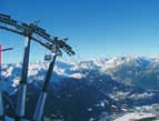 638 m), odkud můžete pokračovat po slavné sjezdovce Stelvio až do Bormia. Sjezd z vrcholu Cima Bianca patří k vrcholným lyžařským zážitkům také díky fantastickému převýšení téměř 1.800 m.