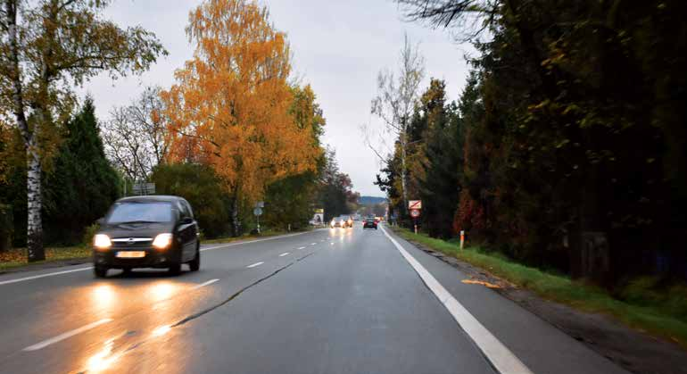 Příležitosti v oblasti silniční infrastruktury pro české firmy v zahraničí Martin Tlapa 1.