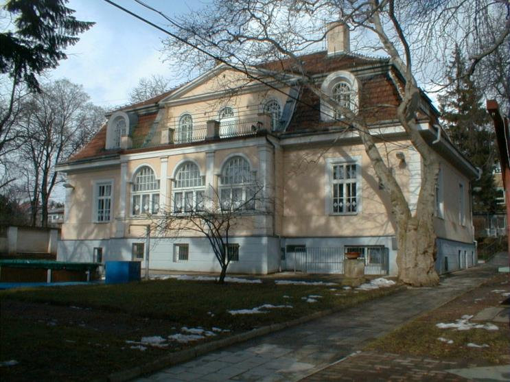 Dětský diagnostický ústav, středisko výchovné péče, základní škola a školní jídelna, Brno, Hlinky 140 tel.