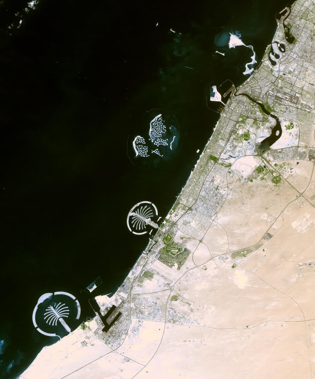 Obrázek 21 - Dubaj, foto z vesmíru Zdroj: převzato z Palm Islands Dubai. Earth observatory Nasa [online]. [cit. 2016-04-18]. Dostupné z: http://goo.