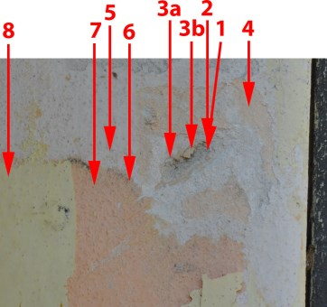 Omítka bez ozdobných prvků 3 Nejmladší bílý povrchový nátěr 2 Tmavší bílý lomený nátěr 1 Bílý lomený nátěr 0b Štuk 0a Jádrová omítka Bosáž 8 Žlutý nátěr 7 Tmavě oranžový nátěr Bílá, pravděpodobně