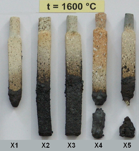 Při teplotě 1600 C materiály X1, X4 a X5 čas expozice 20 minut nevydržely a v průběhu expozice došlo k jejich předčasnému porušení.