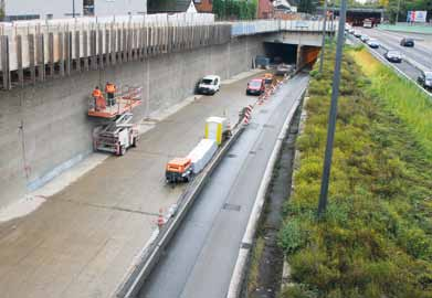 MC Aktuality Konstrukční protipožární ochrana v dálničním tunelu Na silničním tunelu městského rychlostního okruhu B55a v Kolíně, čtvrti Kalk se v současnosti provádí generální oprava.