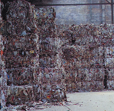 RECYKLÁCIA A DRUHOTNÉ VYUŽÍVANIE ODPADOV Recyklácia a opätovné využívanie odpadov sú dôležitou súčasťou presadzovania trvalo udržateľného rozvoja v odpadovom hospodárstve. Podľa zákona č. 223/2001 Z.