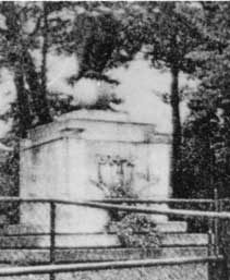 Odhalení tohoto pomníku bylo asi poslední starorakouskou parádou v Háji.
