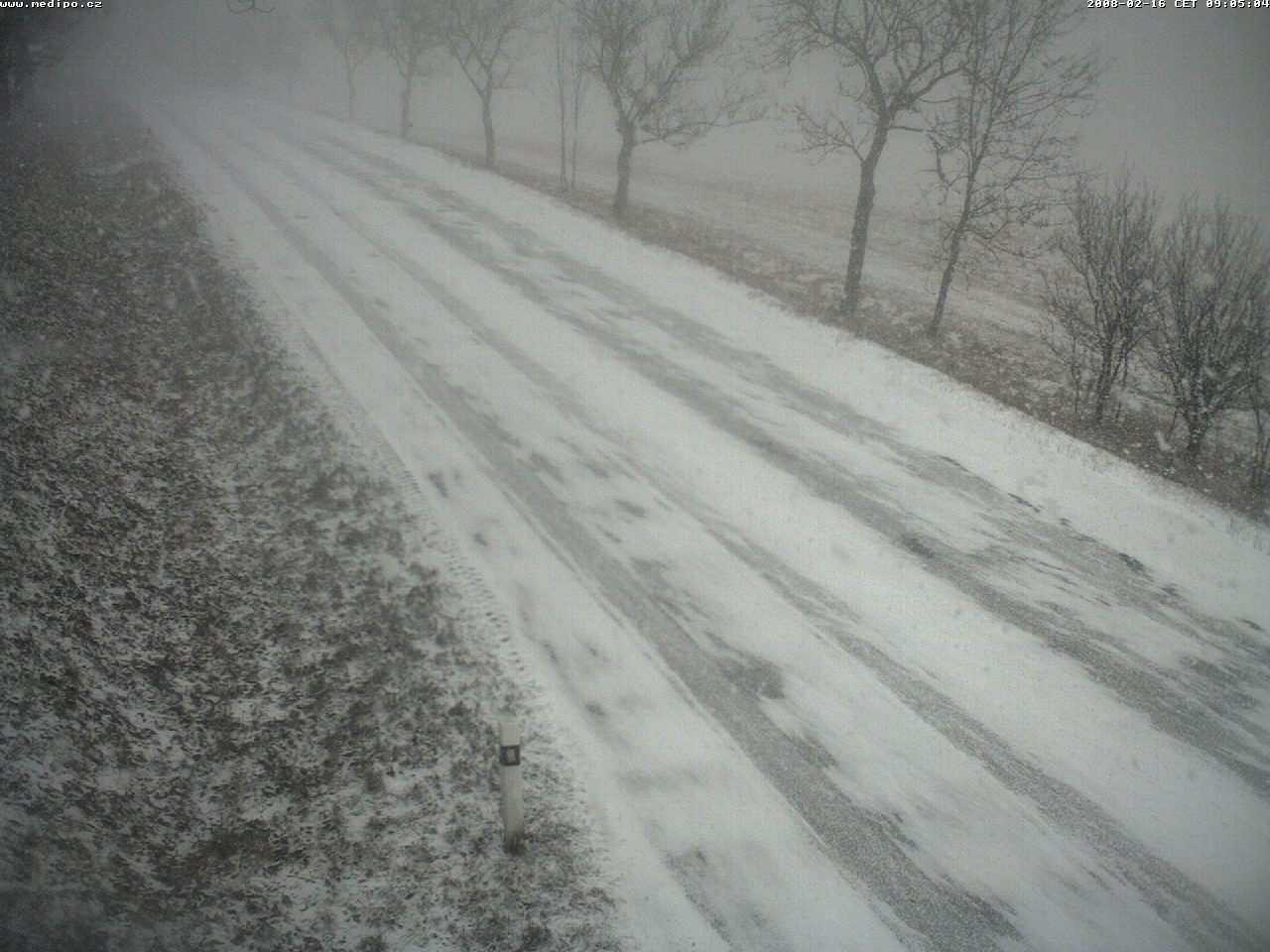 Správa a údržba silnic Jihomoravského kraje má i nadále záměr modernizovat síť meteostanic. I v zimním období 2011/2012 se staví sněhové zábrany - tzv.