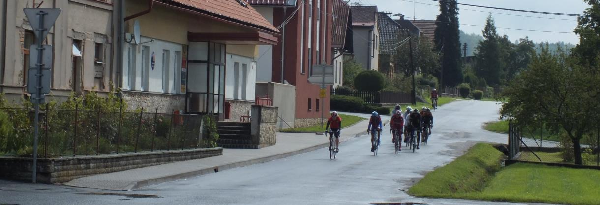 Kategorie Ženy (19 a více let) se zúčastnily tři závodnice a vyhrála Michaela Medková (1 hod. 19.57 min) - jely čtyři okruhy. Kategorie Žactvo I.