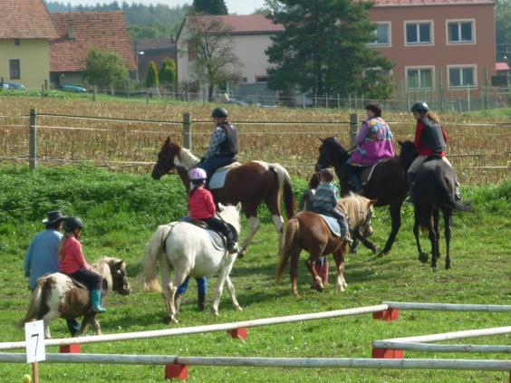 Dále následovala Formanská jízda (jízda vozů na čas přes různé překážky - most, zetko, slalom, osmička, cikcak, couvání, branka a účko), ve které zvítězil Jaroslav Marvan s koňmi Míša a Miki.