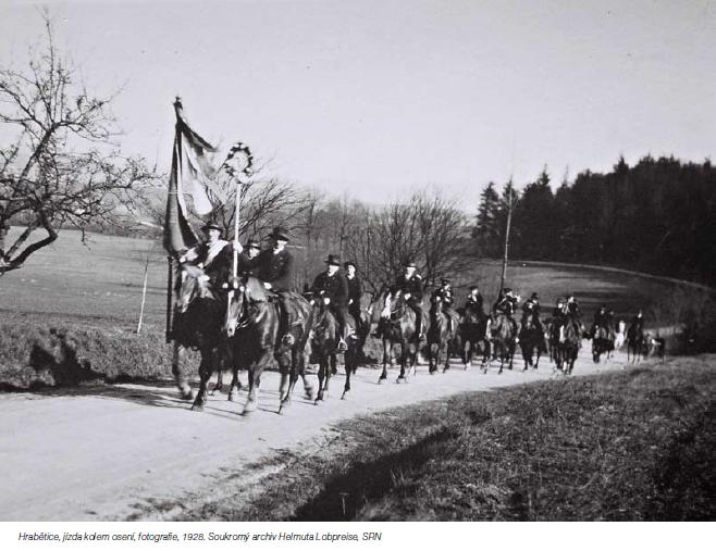 16. Jízda kolem osení v Hraběticích (Grafendord) u Jeseníku nad Odrou, 1928.